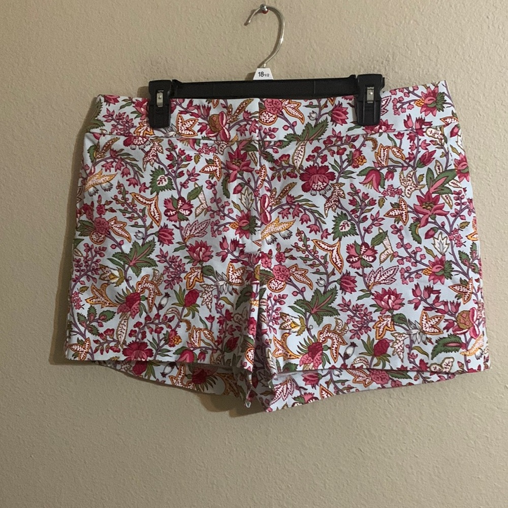 NWOT Loft floral shorts size 12